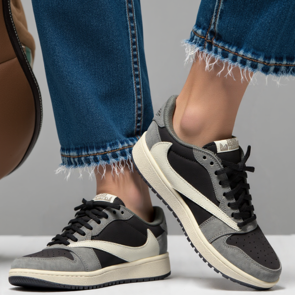 NIKE AIR JORDAN 1 LOW TRAVIS SCOTT