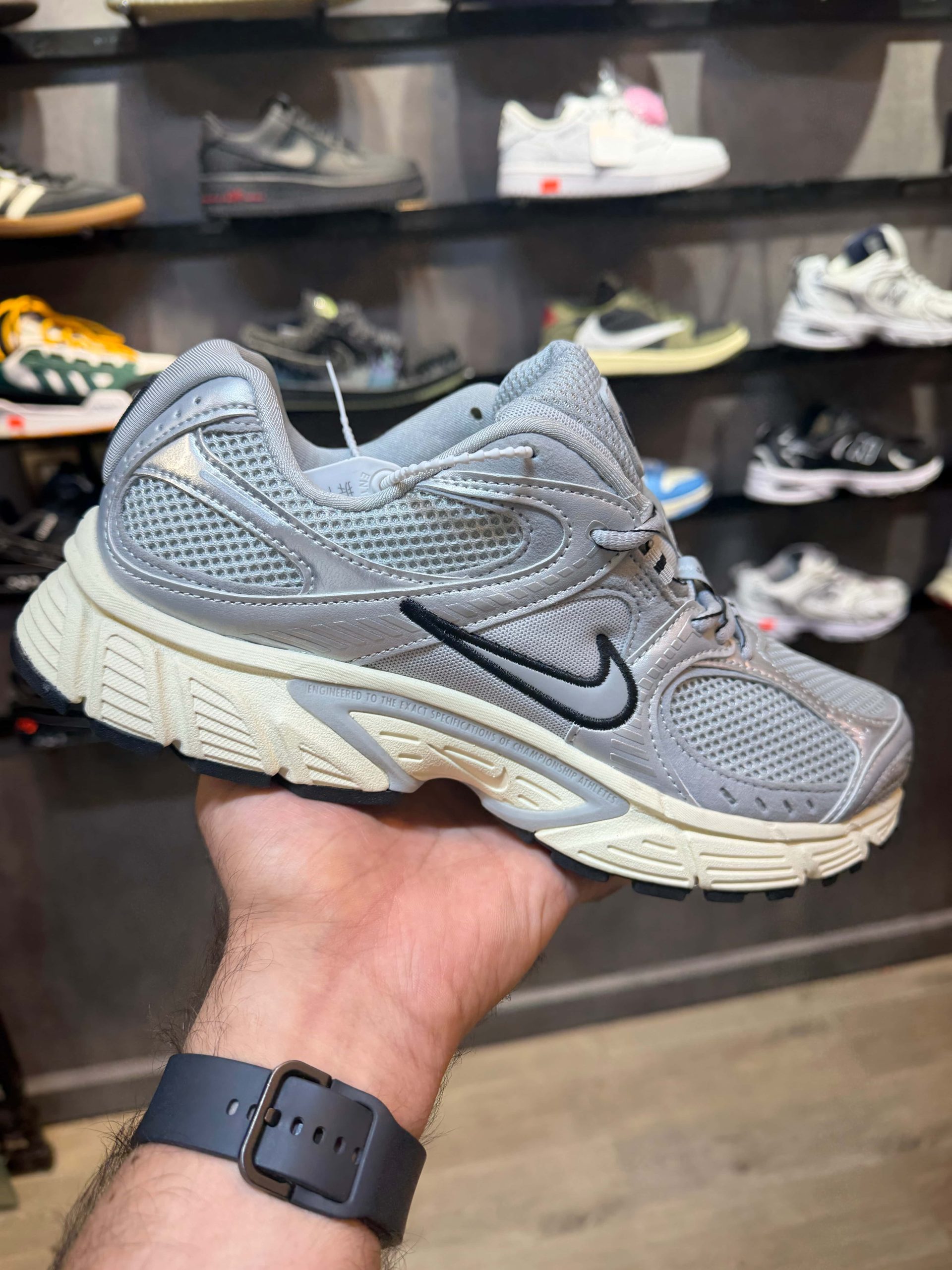 IMG_0119 کفش نایک V5 RNR | Nike V5 RNR - تصویر 1